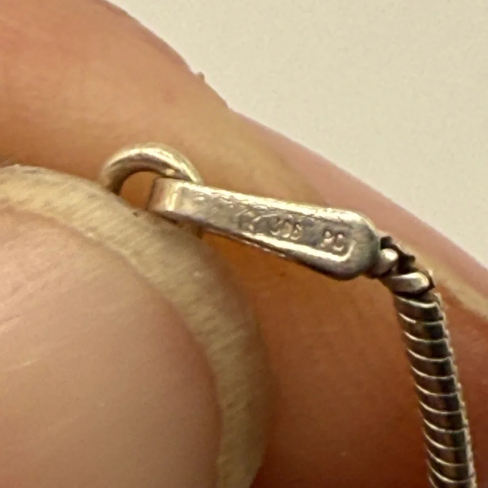 N/A elegant symbolic